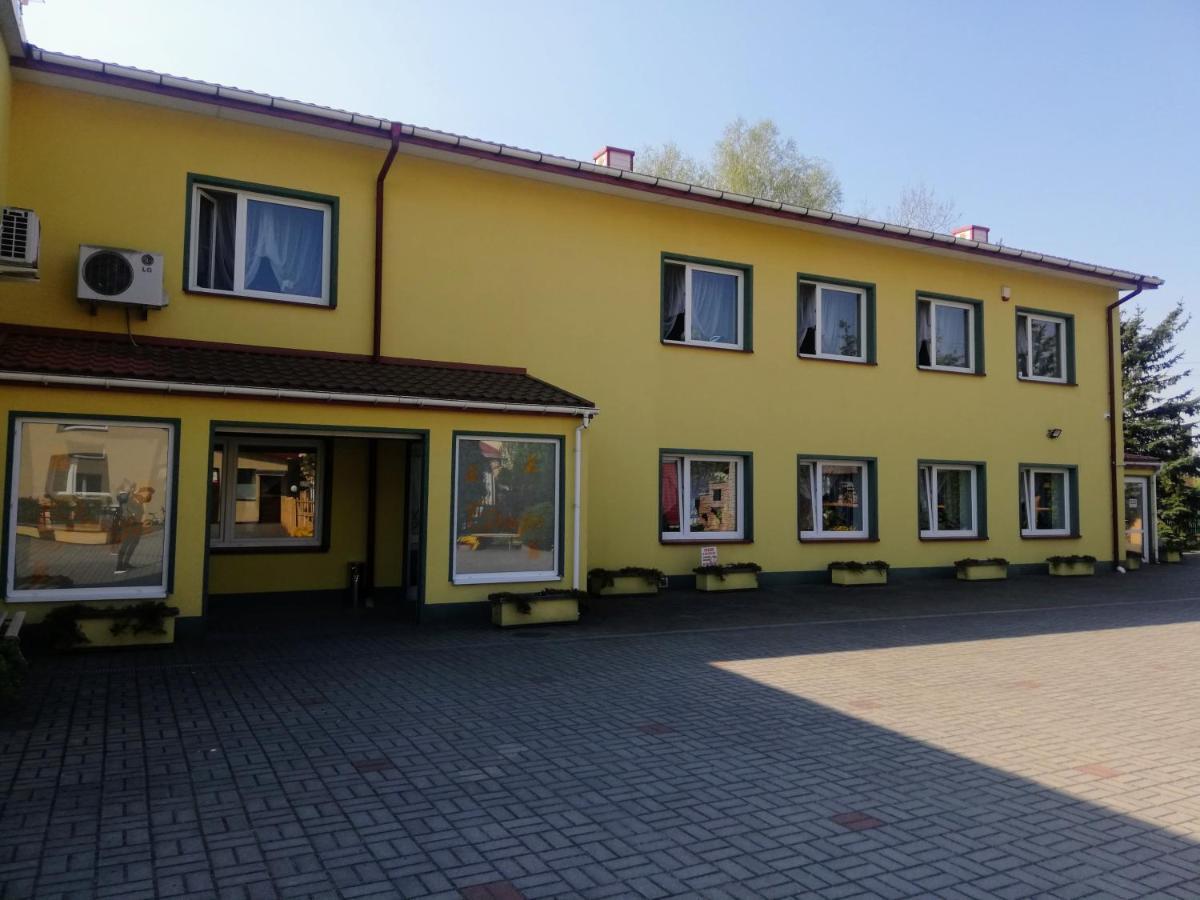 Noclegi I Restauracja Gracja Bełchatów エクステリア 写真