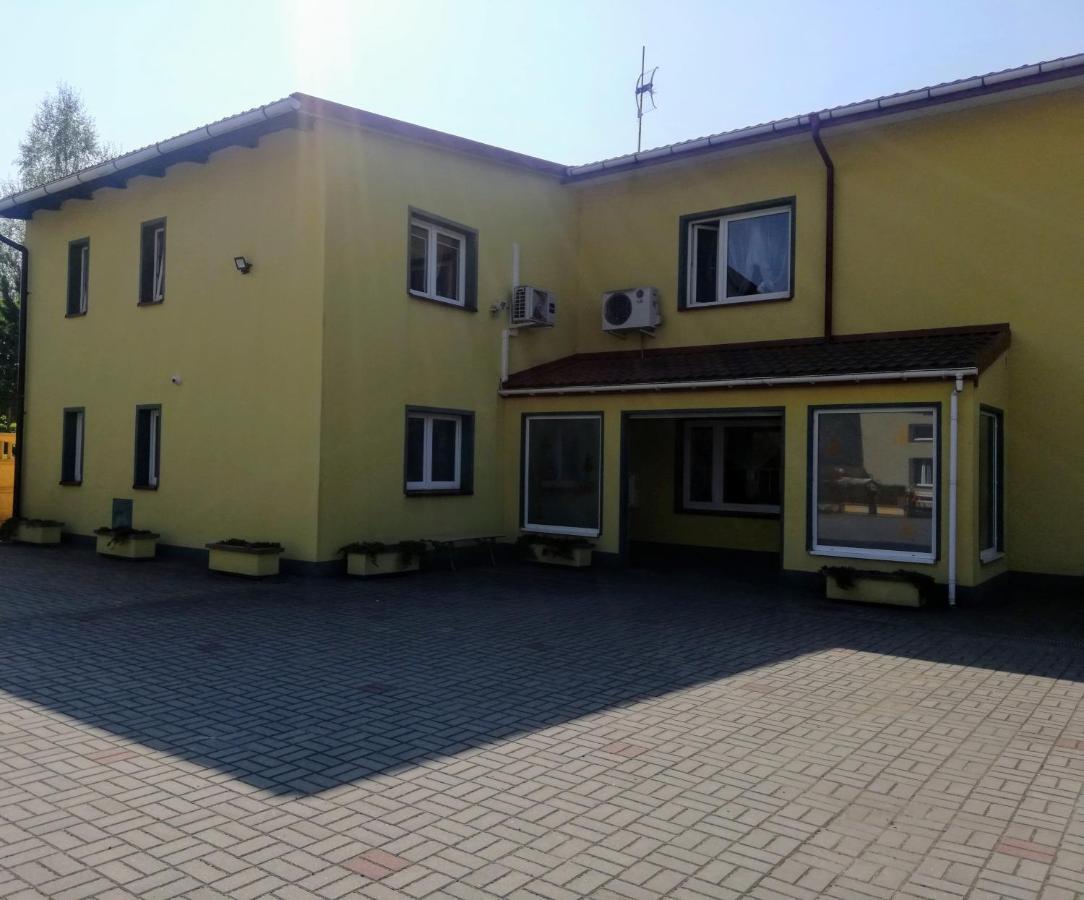 Noclegi I Restauracja Gracja Bełchatów エクステリア 写真