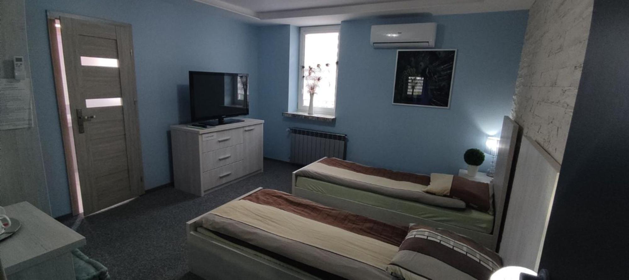 Noclegi I Restauracja Gracja Bełchatów エクステリア 写真