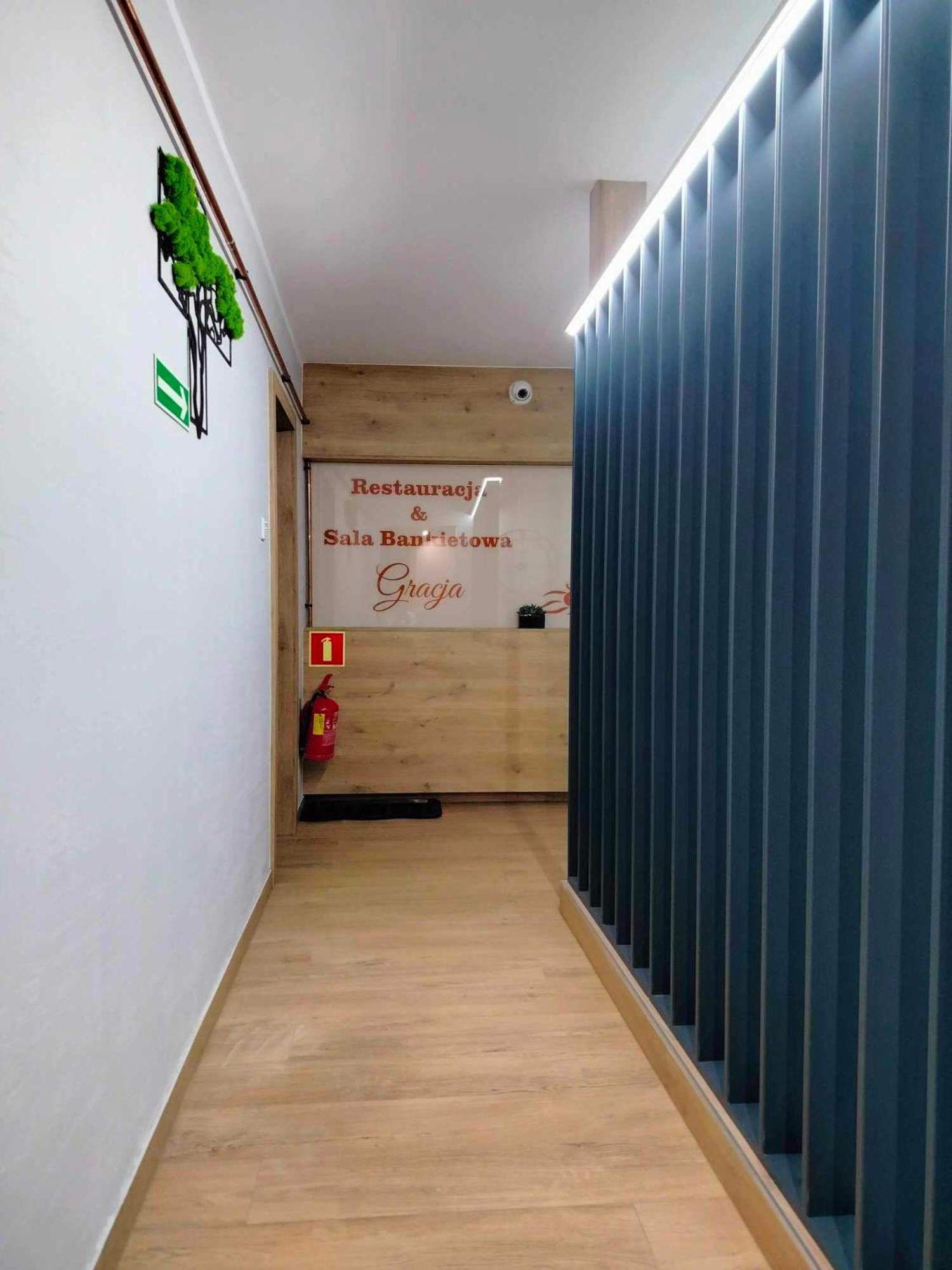 Noclegi I Restauracja Gracja Bełchatów エクステリア 写真